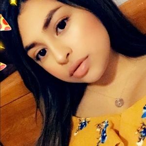 Meet your Posher, Desiree